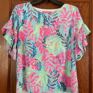 Lily Pulitzer Darla’s Lileeze print top. Size X-Small (fits like Small).